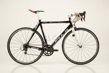 Load image into Gallery viewer, Fuji Roubaix 2 0 Road Bike 56cm Aluminum Frame Shimano 105 Carbon Fork
