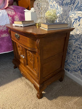 Load image into Gallery viewer, Pair of Lexington Furniture “Victorian Sampler” Oak Nightstands
