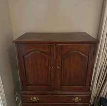 Load image into Gallery viewer, Henkel Harris Virginia Galleries Solid Wild Black Cherry Gentleman’s Chest
