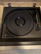 Load image into Gallery viewer, Fisher MC-712 Audio Component System w Speakers Turntable Dual Cassette Tested
