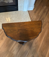 Load image into Gallery viewer, Early American Revival Wood Console Table with Scalloped Edge and Turned Legs
