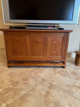 Load image into Gallery viewer, Stickley Harvey Ellis Hope Chest with Glass Top &amp; Hidden Storage (Online Exclusive)
