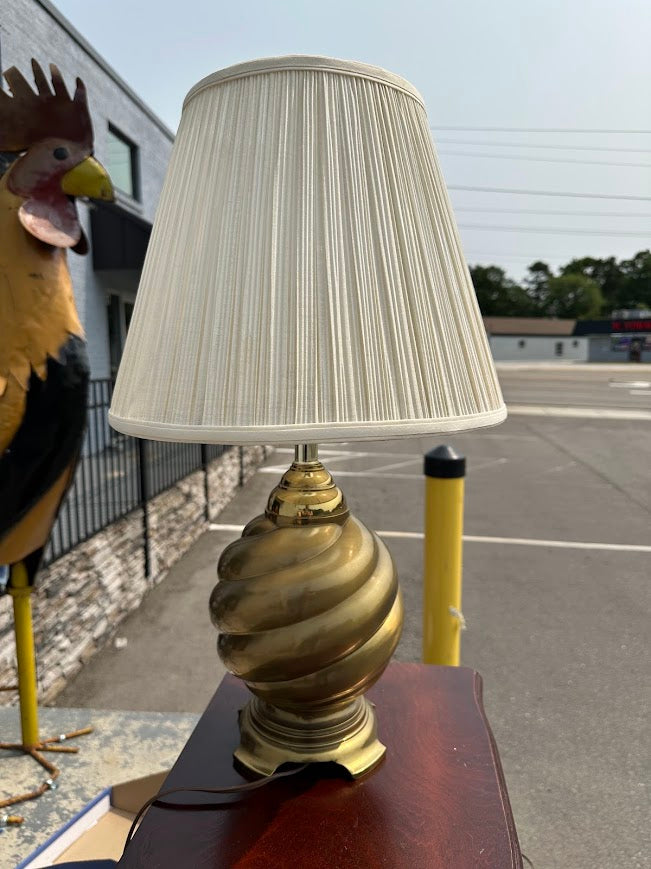 Vintage Brass Swirl Table Lamp with Pleated Shade – 23