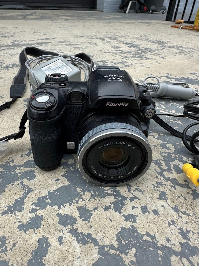 Fujifilm FinePix S5000 Digital Camera