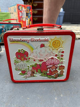 Load image into Gallery viewer, 1980 Vintage Strawberry Shortcake Metal Lunchbox by Aladdin – Classic Red Trim Tin
