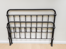 Load image into Gallery viewer, Rue de Main Metal Queen Size Bed
