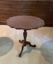 Load image into Gallery viewer, Vintage Scalloped Edge Tilt-Top Side Table
