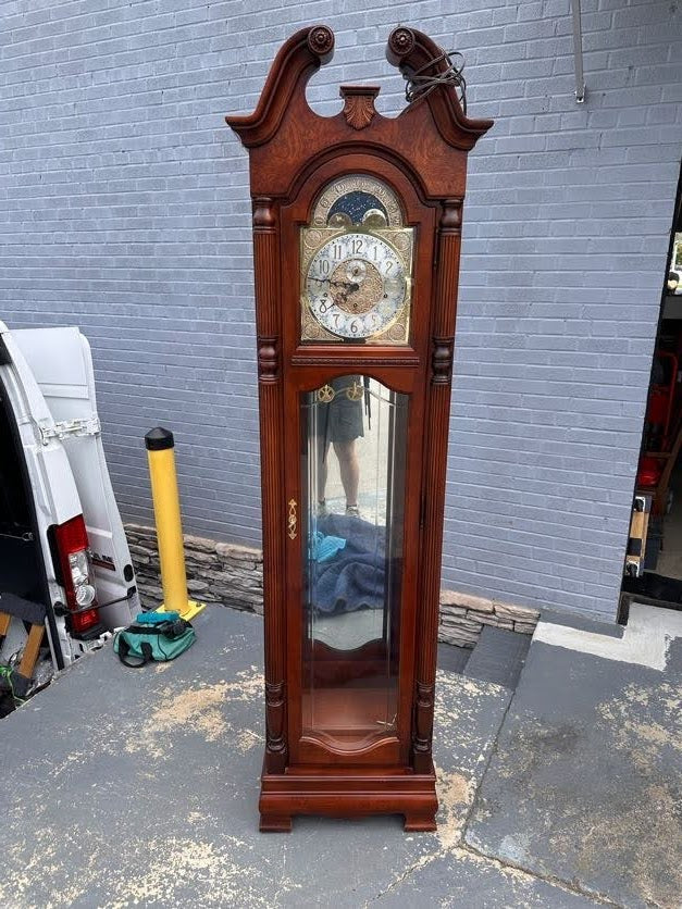 Howard Miller Grandfather Clock – Traditional Cherry Finish with Brass Dial & Pendulum