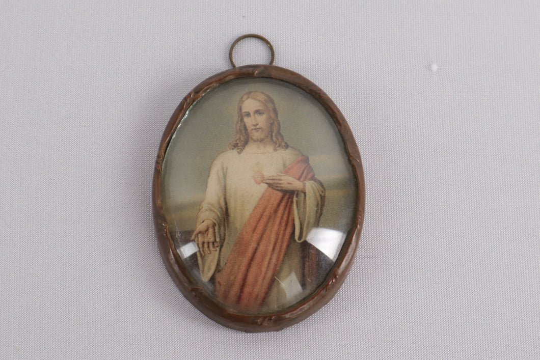 Antique Sacred Heart of Jesus Pendant – Oval Devotional Medal Under Glass, 2