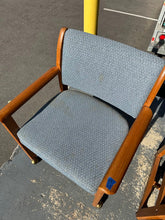 Load image into Gallery viewer, Oak Dining Set with 42&quot; Table &amp; Four Rolling Chairs
