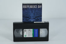 Load image into Gallery viewer, 🎞️ Independence Day (1996) – VHS | 20th Century Fox Home Entertainment
