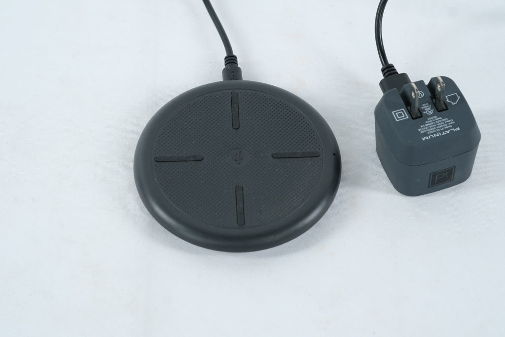 Insignia Qi Wireless Charging Pad NS-MWPC5CU with Power Adapter
