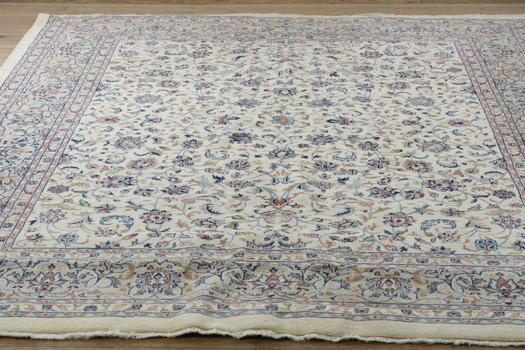 Ivory Floral Rug - 8.9 x 11.9