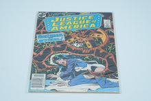Load image into Gallery viewer, JUSTICE LEAGUE OF AMERICA #255 OCTOBER 1986
