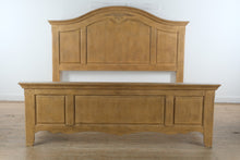 Load image into Gallery viewer, Modern Design Pickled Finish King Size Bed
