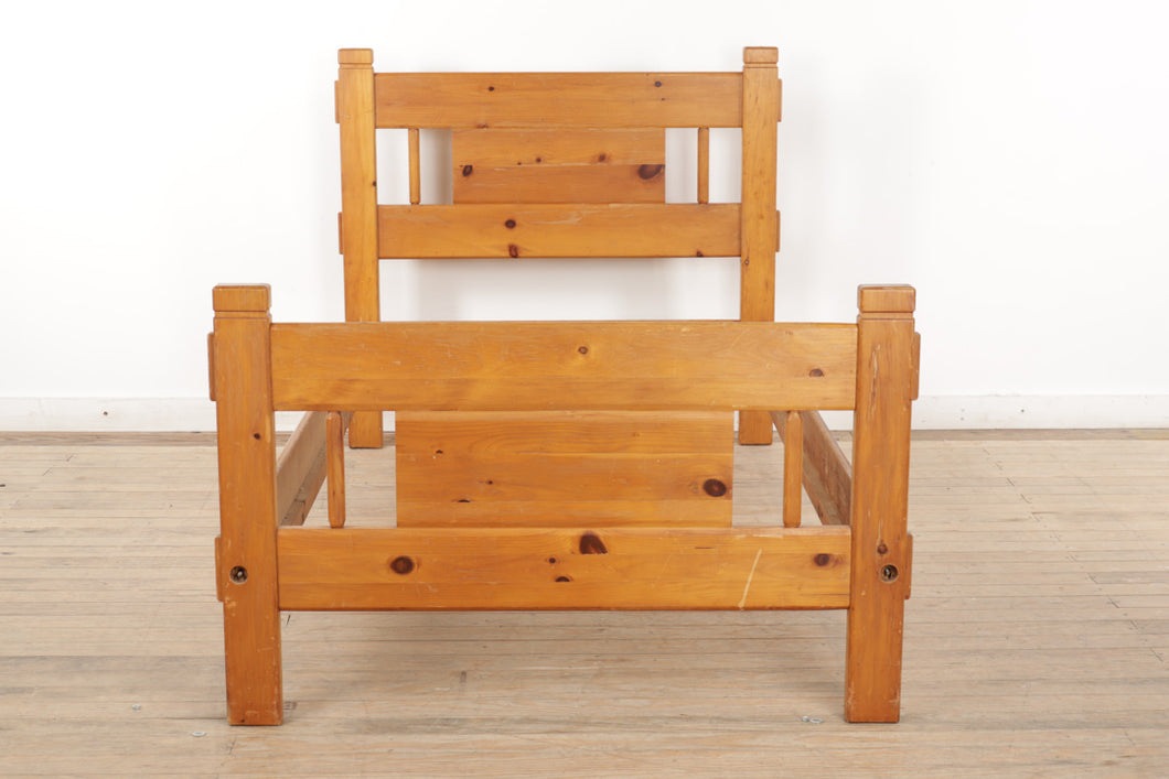 Knotty Pine Twin Size Bed