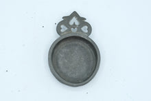 Load image into Gallery viewer, Vintage L B Smith Co Boston Pewter Porringer Bowl 121 Heart Handle
