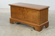 Load image into Gallery viewer, 1956 Lane Oak Mission Style Cedar Hope Chest Model 5473-70
