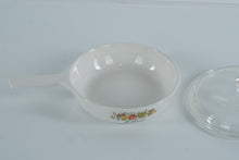 Load image into Gallery viewer, Corning Ware P-83-B 16cm Saucepan with Lid – “Le Persil” Vegetable Motif – Rare Pattern
