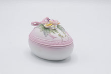 Load image into Gallery viewer, Lefton KW4741 Porcelain Floral Trinket Box Applied Flowers Pink Bow Japan
