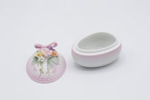 Load image into Gallery viewer, Lefton KW4741 Porcelain Floral Trinket Box Applied Flowers Pink Bow Japan
