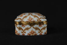 Load image into Gallery viewer, Georges Boyer Limoges Trinket Box
