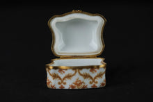 Load image into Gallery viewer, Georges Boyer Limoges Trinket Box
