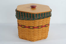 Load image into Gallery viewer, Longaberger Six-Sided Basket with Lid &amp; Plastic Insert – Handwoven USA
