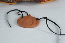 Load image into Gallery viewer, Longaberger 1997 Shades of Autumn Bountiful Harvest Basket With Wood Lid and Fabric Liner
