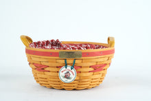 Load image into Gallery viewer, Longaberger 1999 Christmas Collection Popcorn Basket with Liner Protector and Tie On
