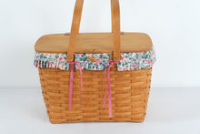 Load image into Gallery viewer, Longaberger Large Picnic Basket 10324 with Lid, Liner &amp; Protector
