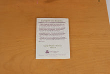 Load image into Gallery viewer, Longaberger Large Picnic Basket 10324 with Lid, Liner &amp; Protector
