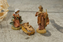Load image into Gallery viewer, Fontanini Nativity Set 5 Inch Figures Roman Italy Holy Family Wise Men Stable
