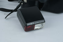 Load image into Gallery viewer, Minolta Maxxum 5000 AF 35mm Film Camera Promaster 28 105mm Lens 1800AF Flash Case
