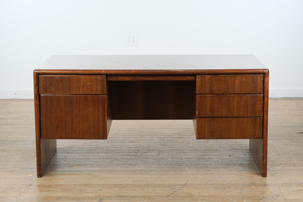 Modern Mode Executive Desk – Solid Wood, Mid-Century Design – 60