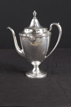 Load image into Gallery viewer, Moonbeam Rogers Silver Tea Pot - 4801
