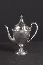 Load image into Gallery viewer, Moonbeam Rogers Silver Tea Pot - 4802
