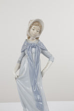 Load image into Gallery viewer, Nao by Lladro 290 Lady with Shawl
