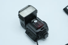 Load image into Gallery viewer, Nikon Speedlight SB 28 Flash Quantum Battery 1 Power Pack Vintage Camera Kit
