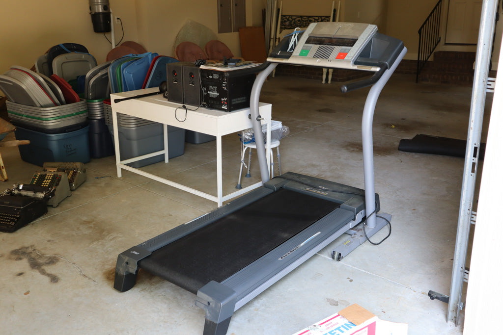 NordicTrack C2100 Treadmill – Barely Used – Includes Padded Floor Mat