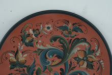 Load image into Gallery viewer, Norwegian Rosemaling Plate – NE72 (20&quot;)
