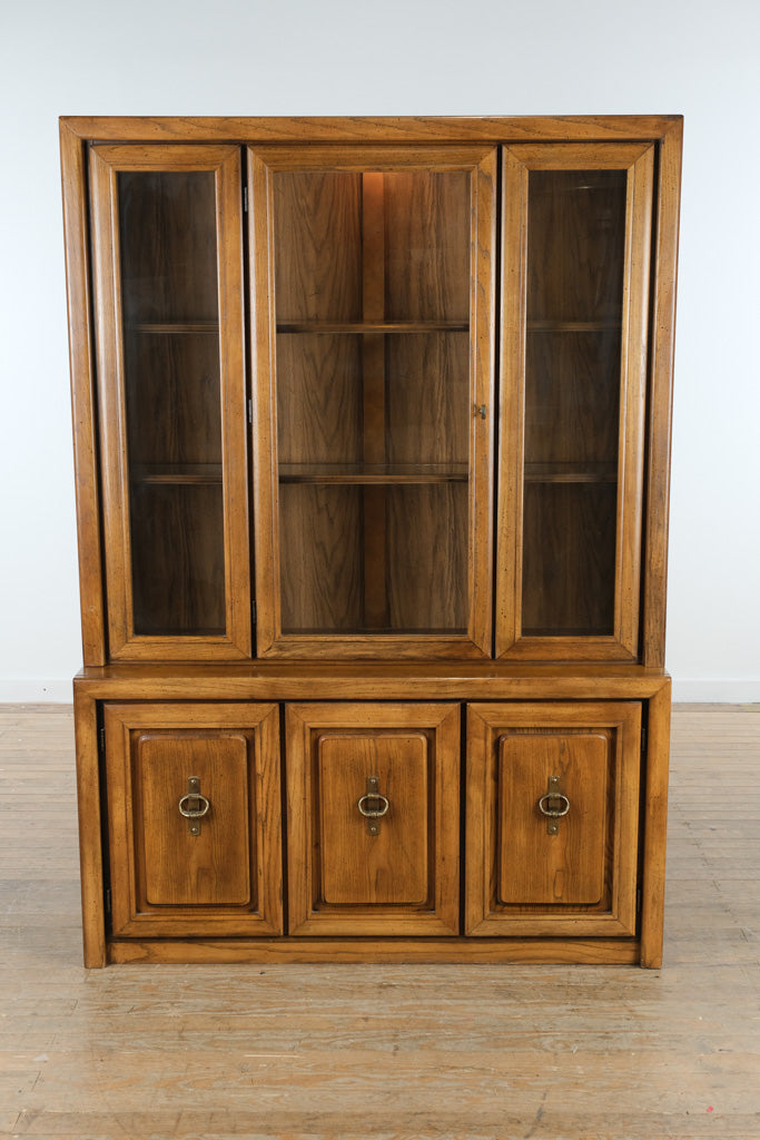 Beuford Oak China Cabinet – Lighted Display, 54
