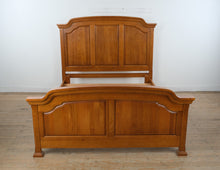 Load image into Gallery viewer, Sumter Furniture Solid Oak Queen Bed Frame with Arched Design
