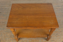 Load image into Gallery viewer, Traditional Oak End Table with Lower Shelf and Turned Legs
