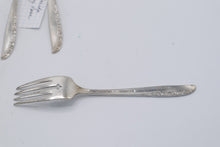 Load image into Gallery viewer, Wm A Rogers Oneida Meadowbrook Silverplate Flatware 11 Piece Set 1936
