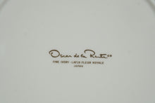 Load image into Gallery viewer, Oscar de la Renta Fleur Royale Fine Ivory China Dinnerware Set 42 Pieces Japan
