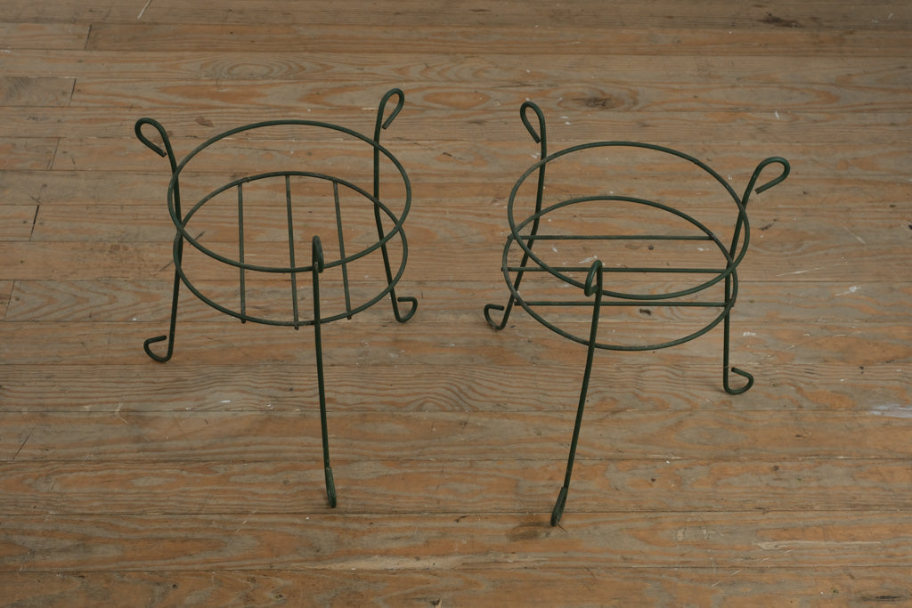 Set of Green Metal Plant Stands – Round Garden Display Holders (12