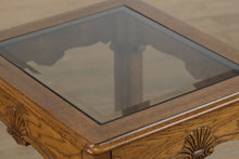 Load image into Gallery viewer, Pair of Oak Side Tables - Gordon&#39;s
