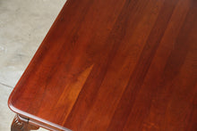 Load image into Gallery viewer, Pennsylvania House Solid Cherry Queen Anne Dining Table with Two Leaves
