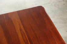Load image into Gallery viewer, Pennsylvania House Solid Cherry Queen Anne Dining Table with Two Leaves
